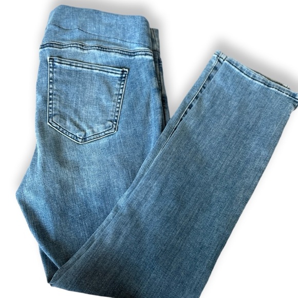 NYDJ Pull On Slimming Medium Blue Denim Jeans | Lift Tuck Technology | Size 8 - Picture 12 of 13